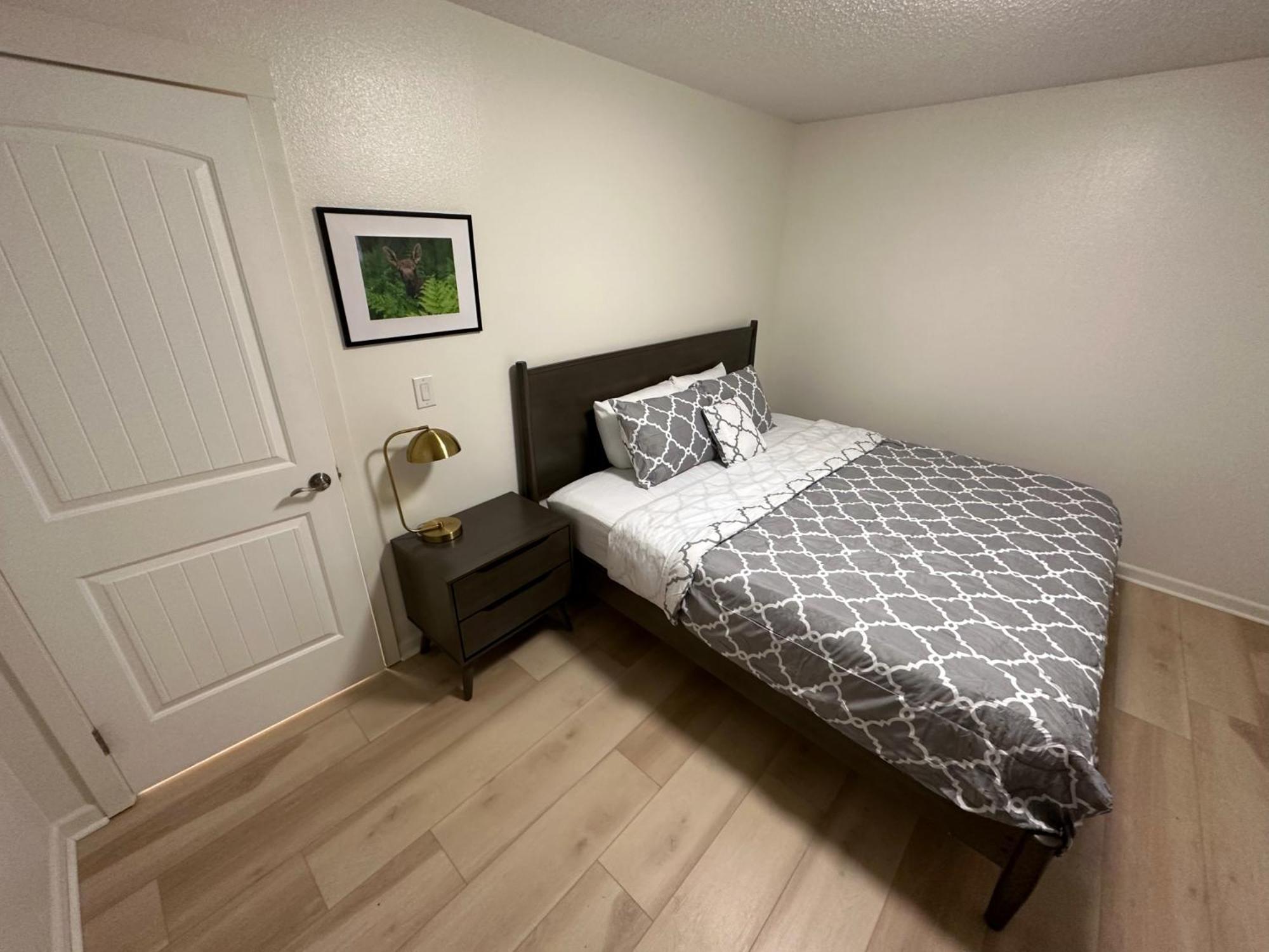 Stay Anchorage! Furnished Two Bedroom Apartments With High Speed Wifi Værelse billede