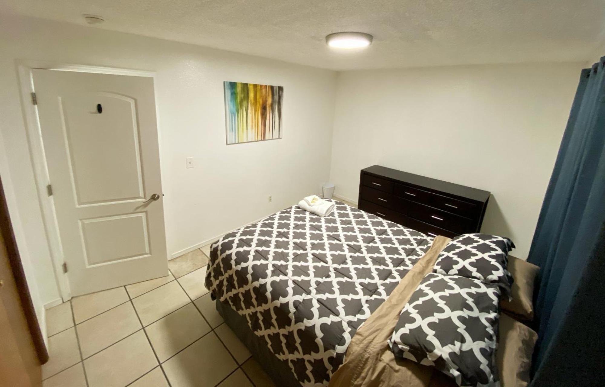 Stay Anchorage! Furnished Two Bedroom Apartments With High Speed Wifi Værelse billede