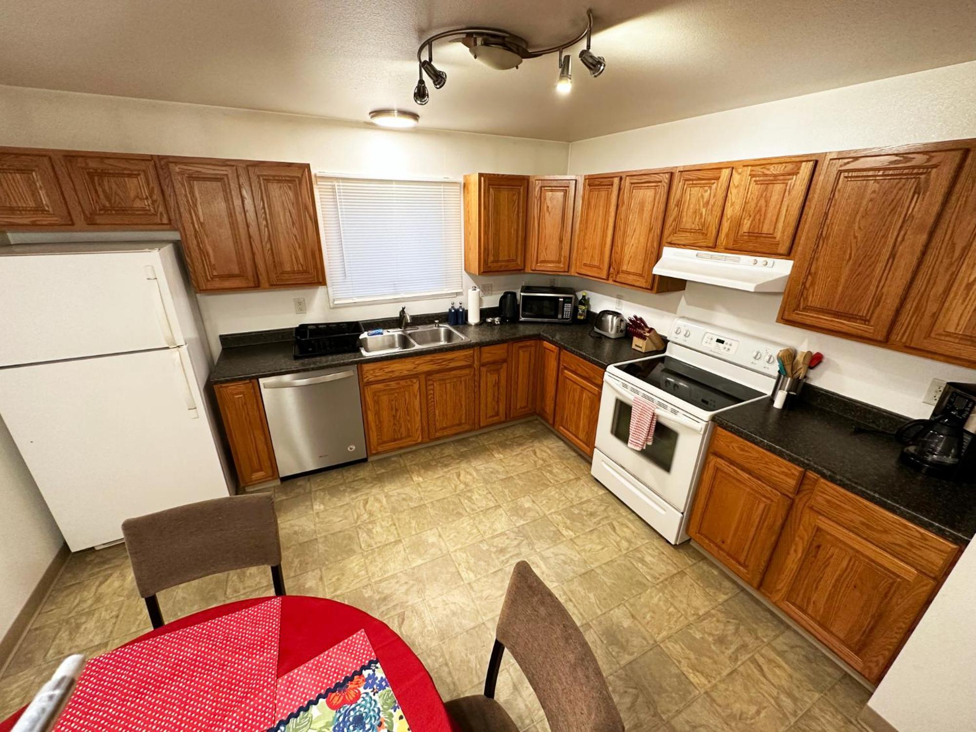 Stay Anchorage! Furnished Two Bedroom Apartments With High Speed Wifi Værelse billede